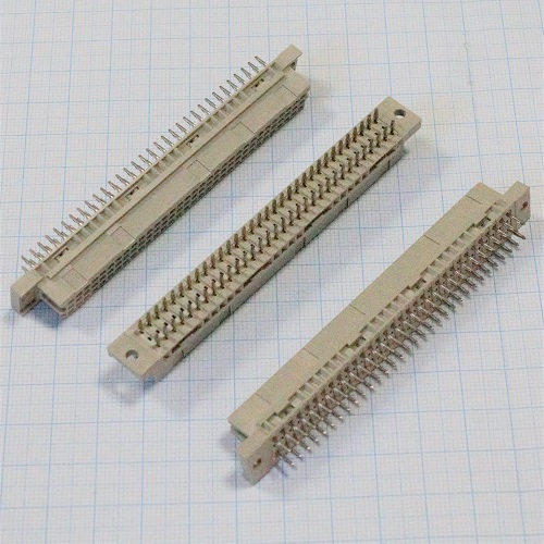 DIN 41612 64 pin () . 4,5  3  AC (104-60054)