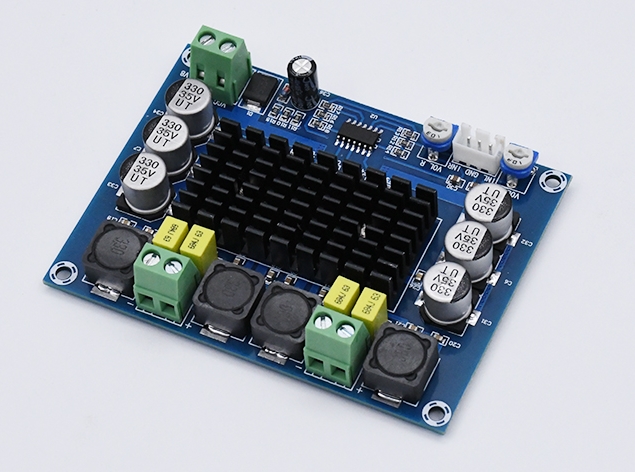Питание 12-26VDC,(реком. 24V = 2 x 120W; при 12V = 2 x 50W) предусилитель TL074C; сигнал/шум 10дБ; 92*68*16 мм KIT-CFS-M543 двухканальный усилитель кл.D 2x120W TPA3116