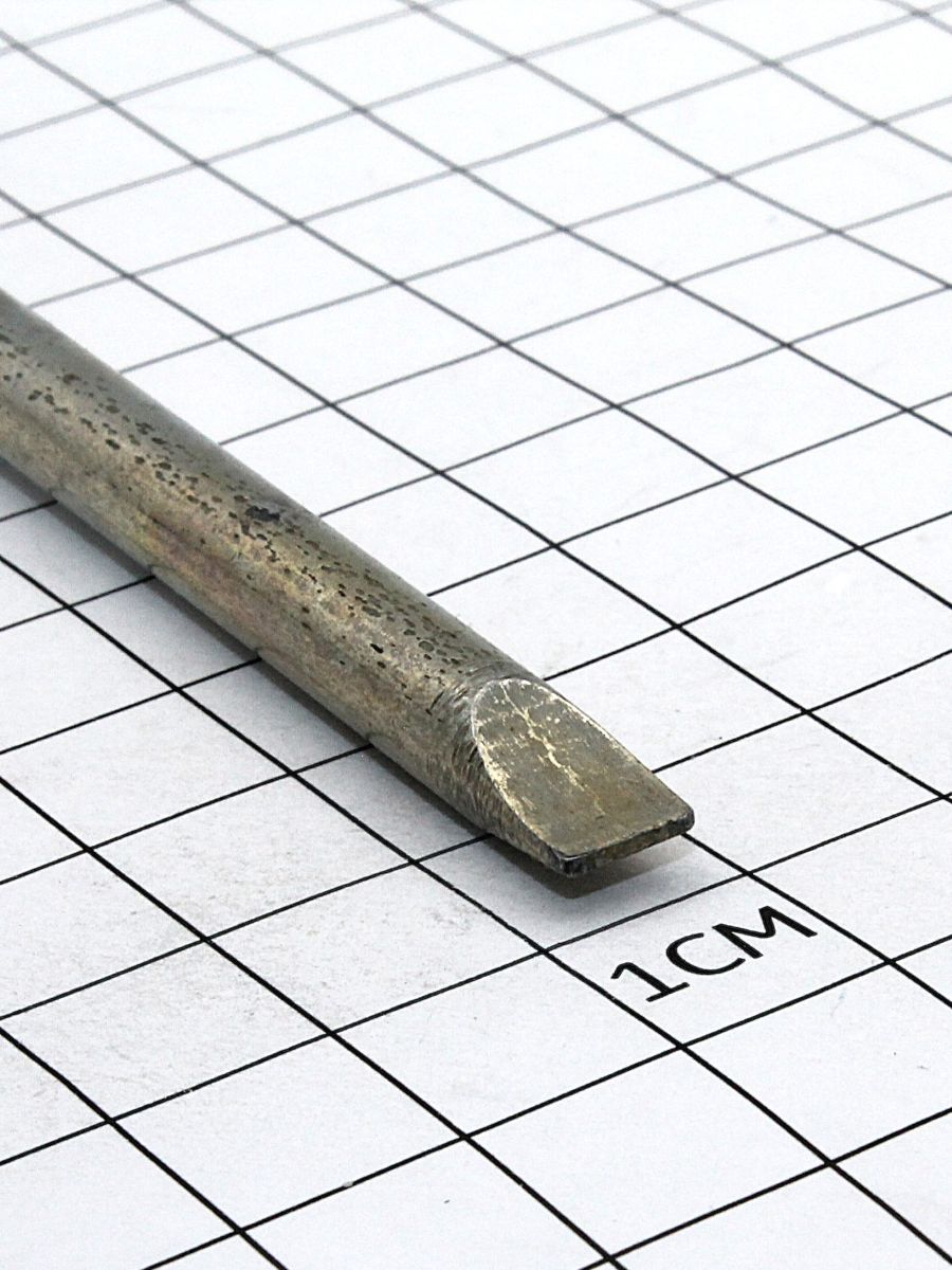 Отвертка двухстороняя (прямая и крестообразная)