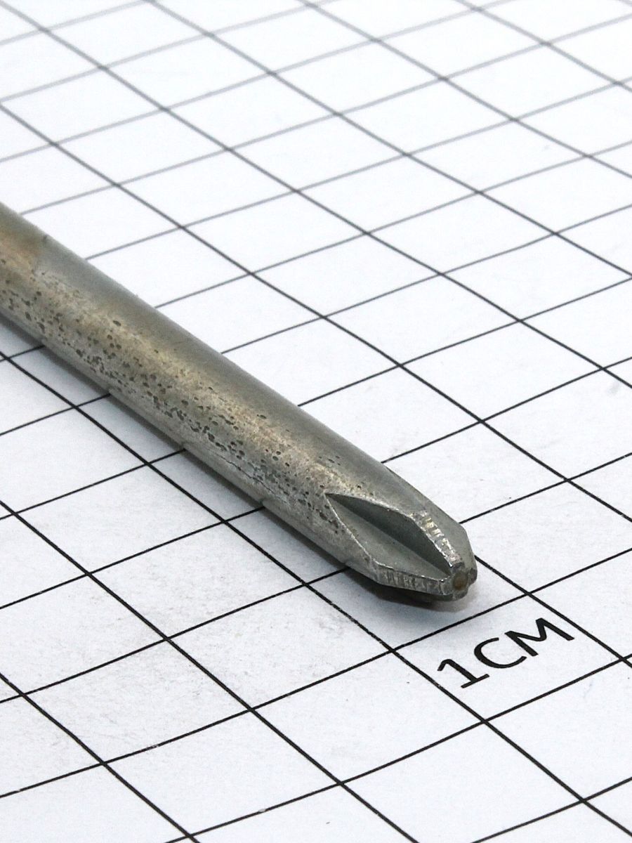 Отвертка двухстороняя (прямая и крестообразная)