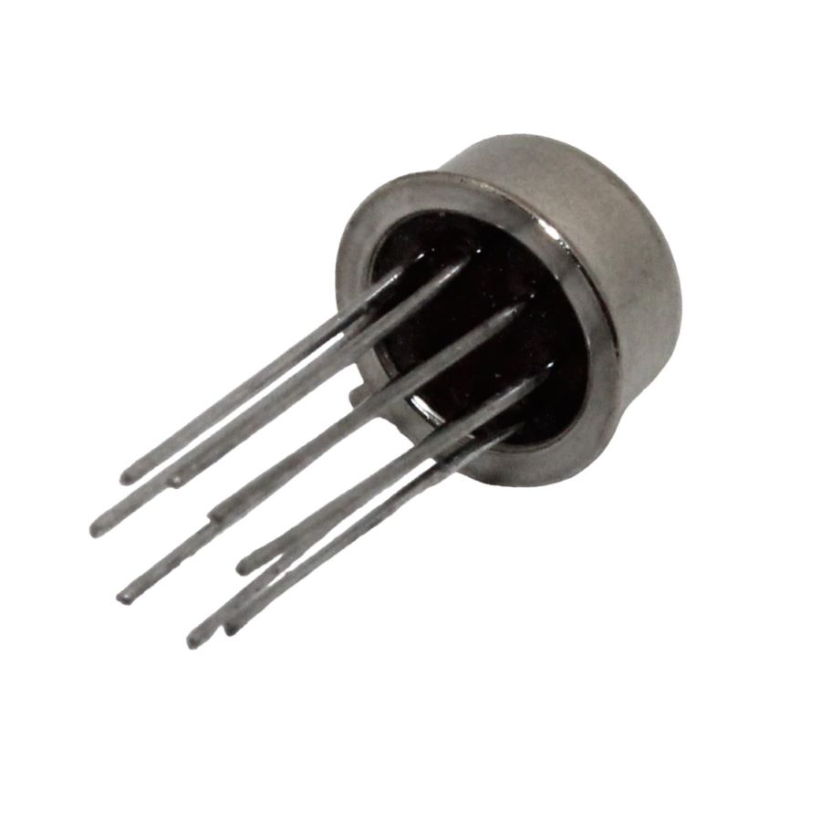 К140УД1701А ник.   95г