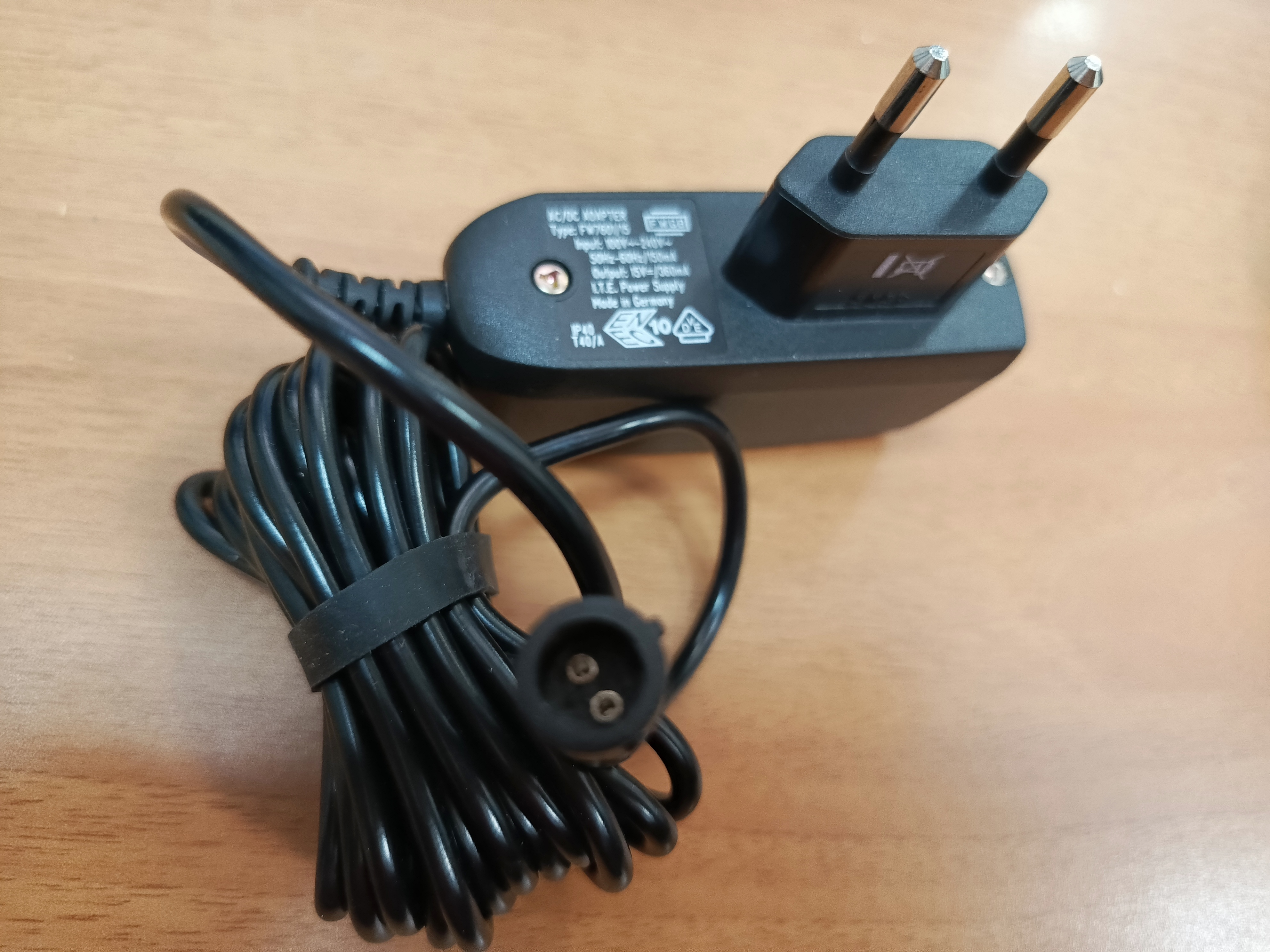 AC/DC �������   5,4W 220->15V/0,36A (1882110)