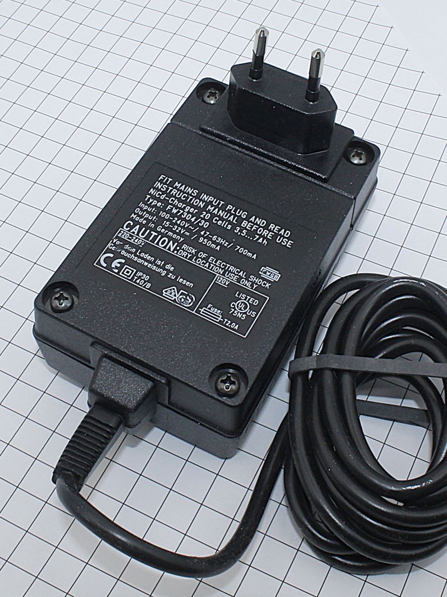AC/DC Адаптер   3,9W 220->3V/1,3A (1883765)