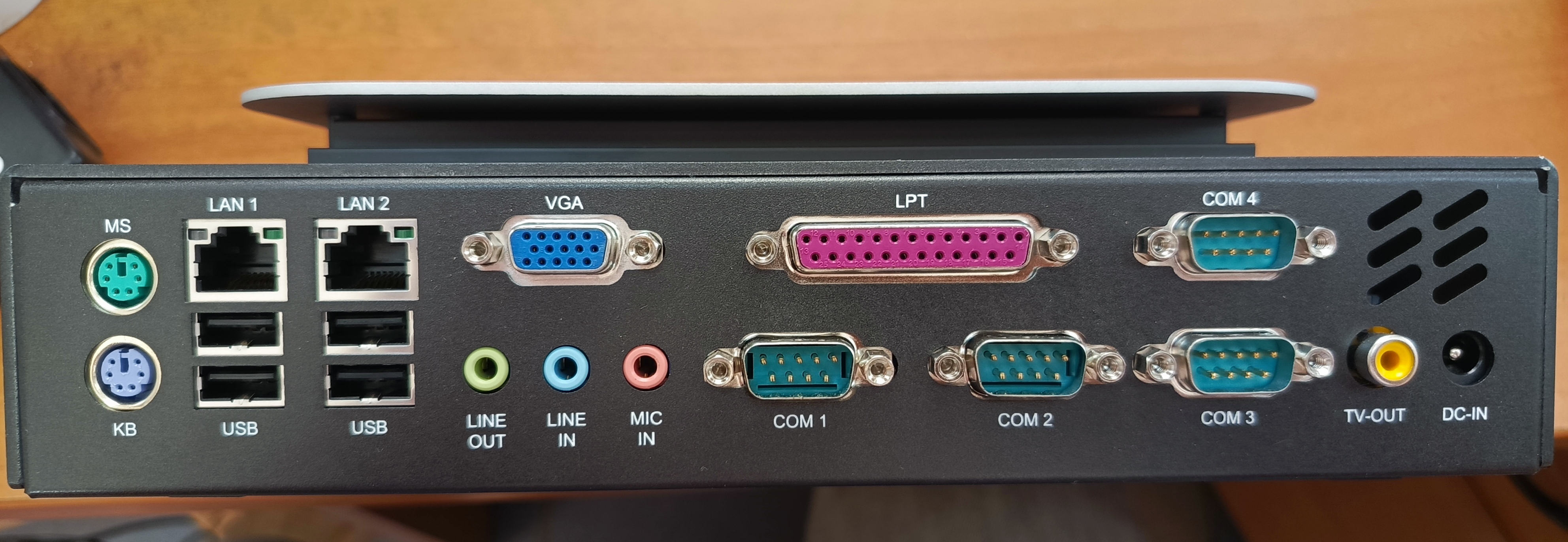 В комплекте - БП, диск, инструкция. Требуется HDD 2.5" "EXC-2743-C06-A1R" Intel CeleronM 600 512K L2 , 256 DDR, , VGA, 5.1 , -, LAN, Mini PCI, CF