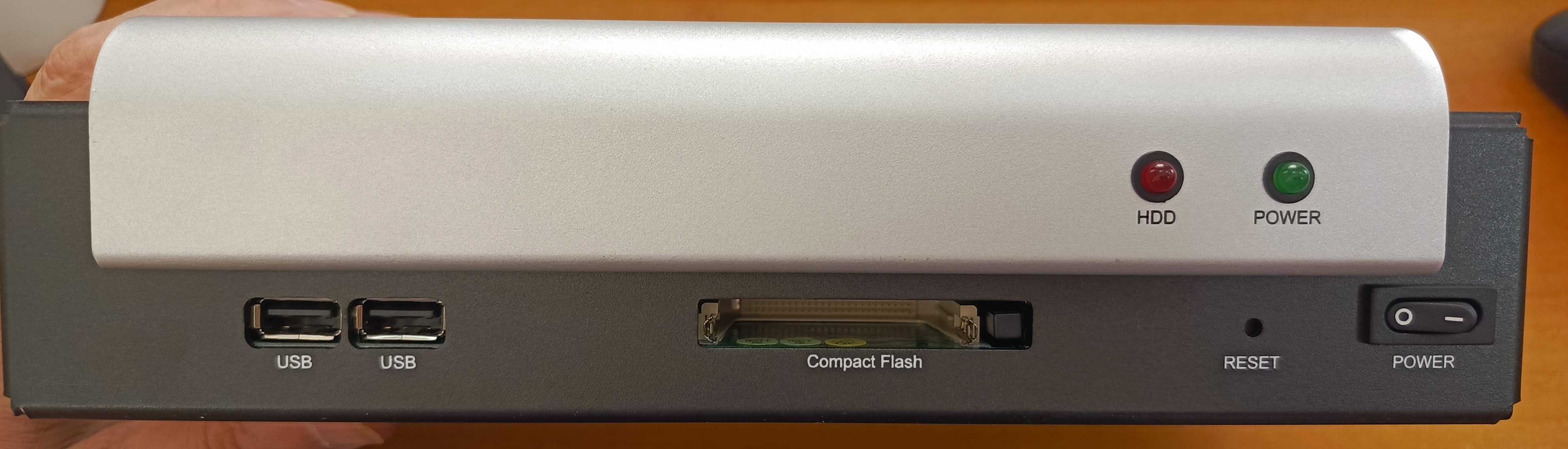 "EXC-2743-C06-A1R"микрокомпьютер в корпусе Intel® Celeron®M 600 МГц с 512K L2 кэш, установлена 256 Мб DDR, радиатор, VGA, 5.1 звук, ТВ-выход, Двойной LAN, Mini PCI, CF