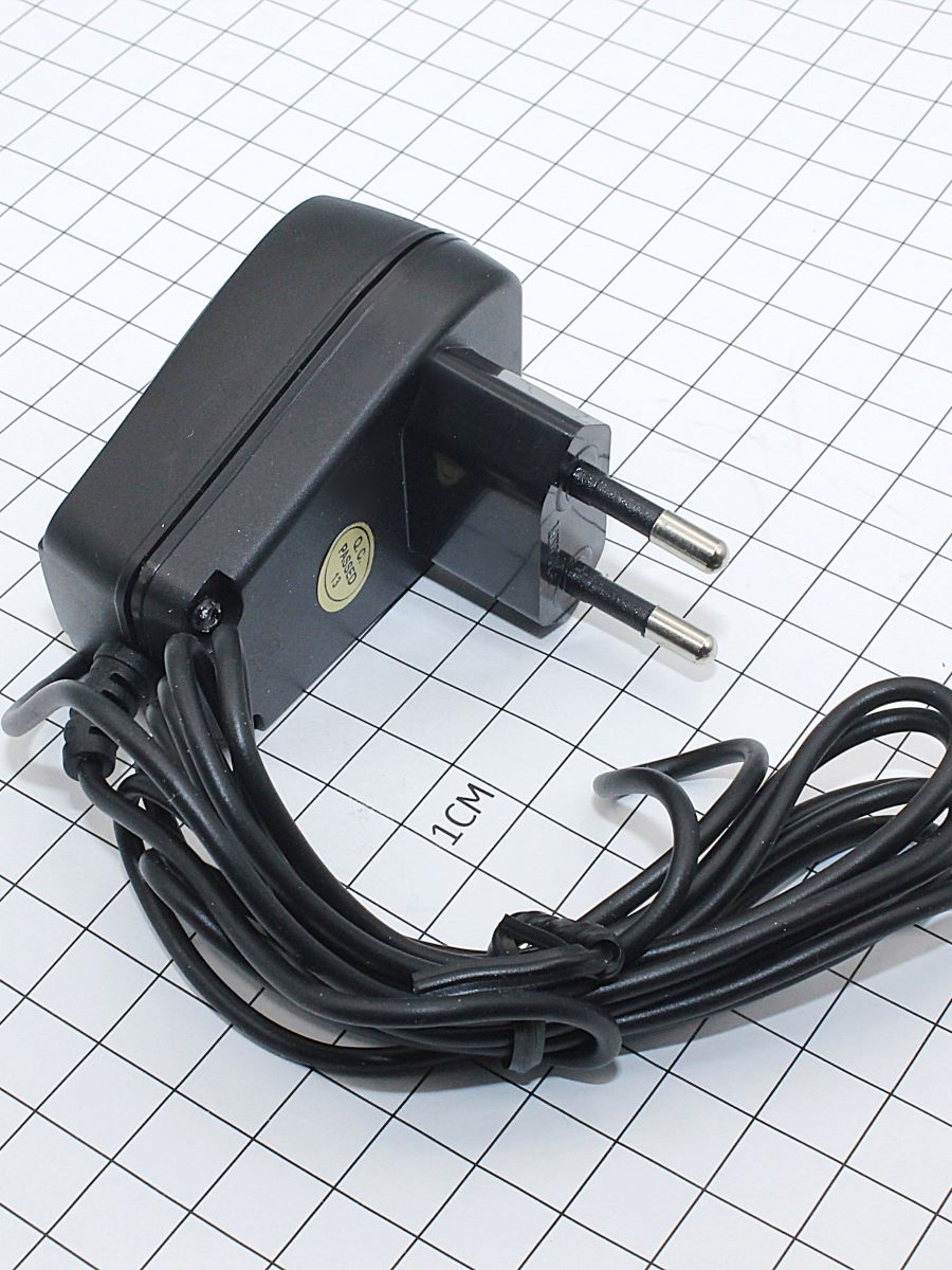 AC/DC Адаптер   2,5W 220->5V/0,5A (I-B5-500S)