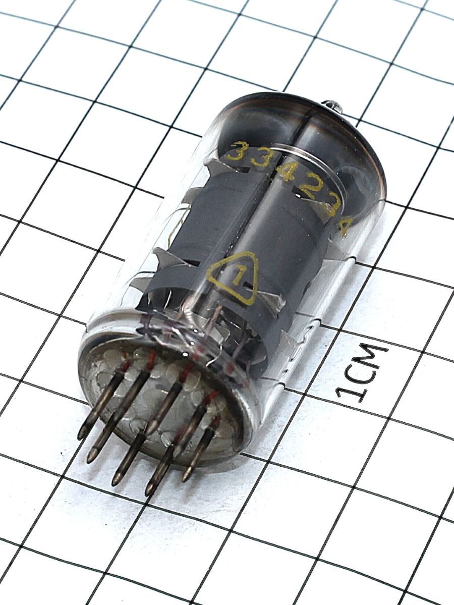 Лампа:EF86  RFT